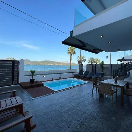Pasithea Sea Front Apartmán