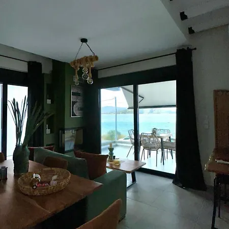 Pasithea Sea Front Apartmán