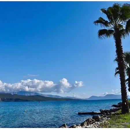 Pasithea Sea Front Apartmán