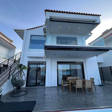 Pasithea Sea Front Apartment *